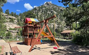 Castle Mountain Lodge