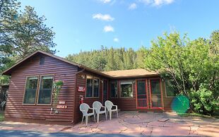 Castle Mountain Lodge