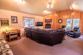Castle Mountain Lodge