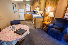 Castle Mountain Lodge