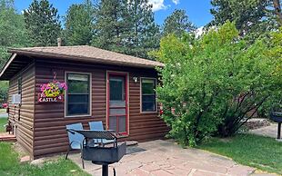 Castle Mountain Lodge