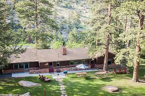 Castle Mountain Lodge