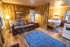 Castle Mountain Lodge