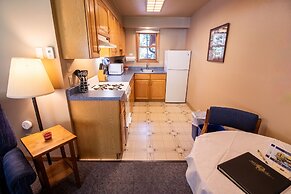 Castle Mountain Lodge