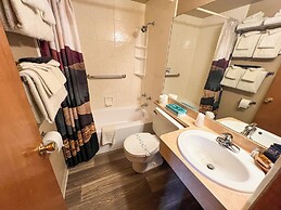 Castle Mountain Lodge