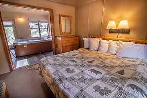 Castle Mountain Lodge