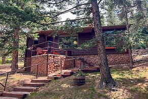 Castle Mountain Lodge