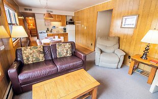 Castle Mountain Lodge