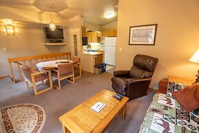 Castle Mountain Lodge