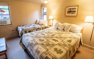 Castle Mountain Lodge