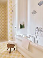 Silver Sands Motel & Beach Bungalows