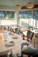 Silver Sands Motel & Beach Bungalows