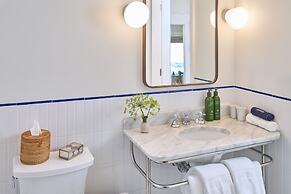 Silver Sands Motel & Beach Bungalows