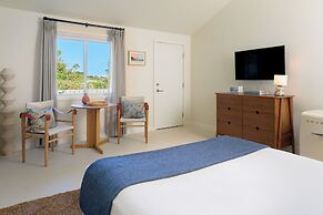 Silver Sands Motel & Beach Bungalows