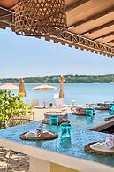 Silver Sands Motel & Beach Bungalows