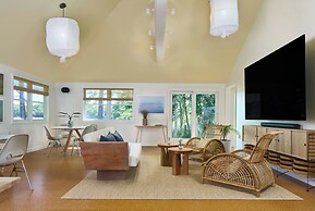 Silver Sands Motel & Beach Bungalows