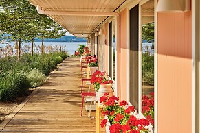 Silver Sands Motel & Beach Bungalows