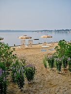 Silver Sands Motel & Beach Bungalows