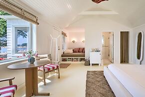 Silver Sands Motel & Beach Bungalows