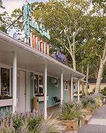 Silver Sands Motel & Beach Bungalows