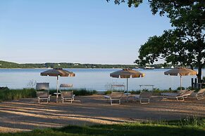 Silver Sands Motel & Beach Bungalows