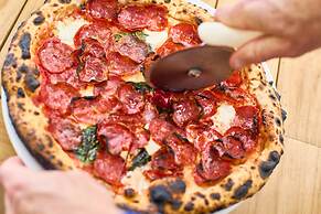 Silver Sands Motel & Beach Bungalows