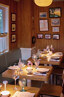 Silver Sands Motel & Beach Bungalows