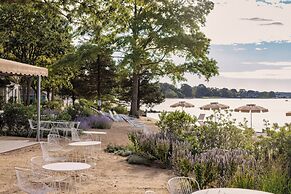 Silver Sands Motel & Beach Bungalows