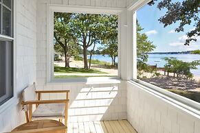 Silver Sands Motel & Beach Bungalows