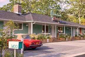 Silver Sands Motel & Beach Bungalows