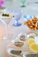 Silver Sands Motel & Beach Bungalows