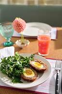 Silver Sands Motel & Beach Bungalows