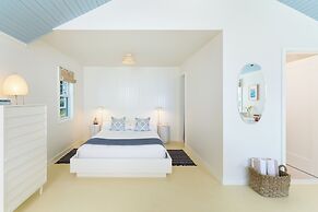 Silver Sands Motel & Beach Bungalows