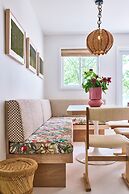 Silver Sands Motel & Beach Bungalows