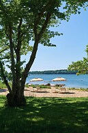 Silver Sands Motel & Beach Bungalows