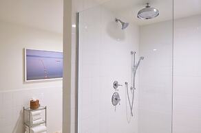 Silver Sands Motel & Beach Bungalows