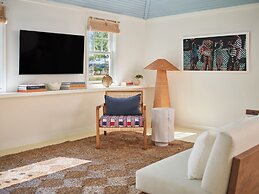 Silver Sands Motel & Beach Bungalows