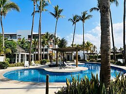 Palmilla Apartments