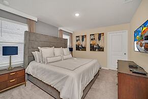 Phillips 8Bed Family Friendly Retreat