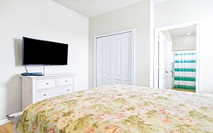 Bernie Pool Home 8 BED