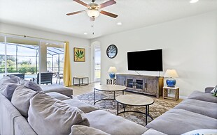 Bernie Pool Home 8 BED