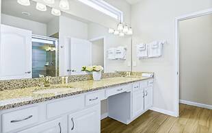 Bernie Pool Home 8 BED