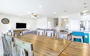 Bernie Pool Home 8 BED