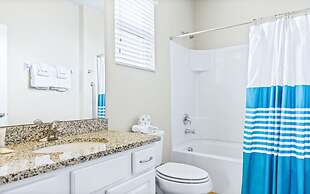 Bernie Pool Home 8 BED