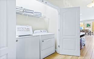 Bernie Pool Home 8 BED