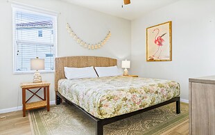 Bernie Pool Home 8 BED