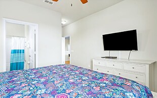 Bernie Pool Home 8 BED