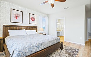 Bernie Pool Home 8 BED