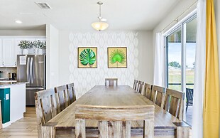 Bernie Pool Home 8 BED