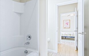 Bernie Pool Home 8 BED